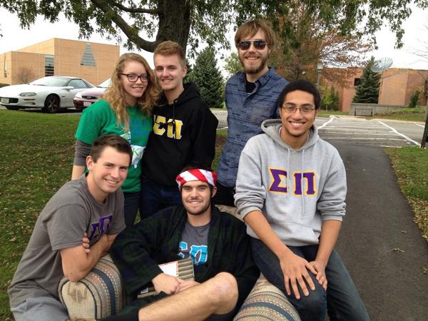 ValpoFSL's tweet photo. The men of @ValpoSigmaPi showing off their great entry into the @ValpoKappaDelta Bed Races!! #ChairOnWheels http://t.co/cBICPyWG6v