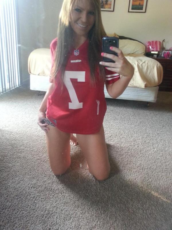 I want me some <a href="/Kaepernick7/">Colin Kaepernick</a> xoxo #sexy #7