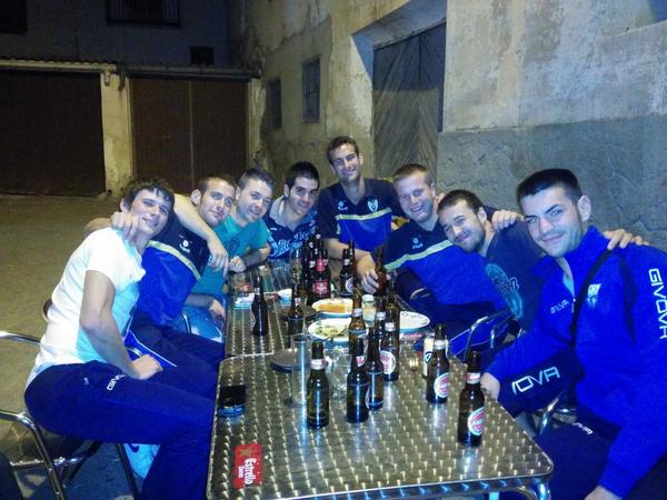 pablolecera's tweet photo. Queda comprobado no se puede bajar a ver el fútbol a Albalate @javierbakero  @abelbakero12 @CLecera   #sintalento http://t.co/5LMFS3ajzV