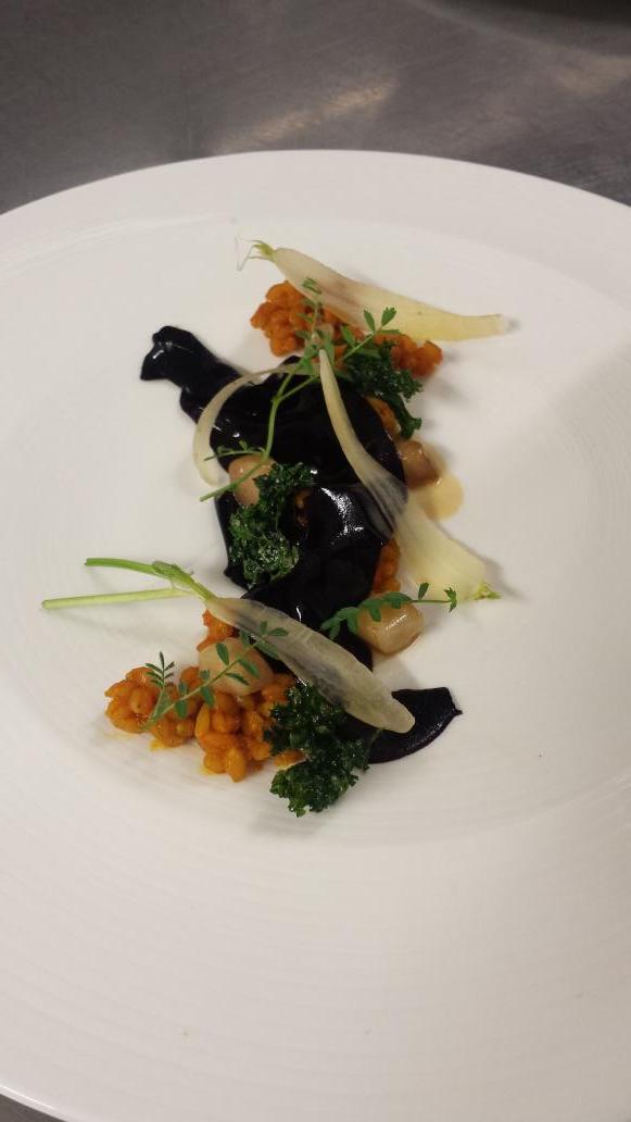 HaganCj's tweet photo. Carrot barley risotto,  purple carrot gel, glazed bone marrow. http://t.co/KCoCtESh3b
