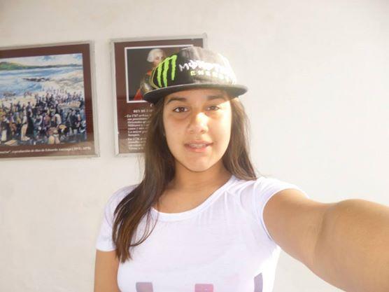 Te conocí
 Me gustaste
 Te gusté
 Conversamos
 Me enamoraste
 Te enamoré
 Me amaste
 Te amé
 Y ahora eres mi vida.