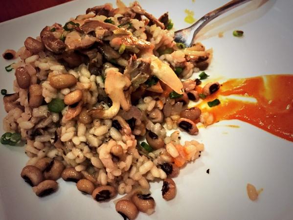 Sunday night jazz at Ottawa's <a href="/ZenKitchen613/">ZenKitchen</a>. Delicious, as always. #vegan