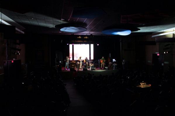 ConvivenciaRock's tweet photo. Aproximadamente 2 Mil personas han ingresado a las #Audiciones2014 durante el transcurso de sus 2 jornadas http://t.co/kcBEqiWY8c