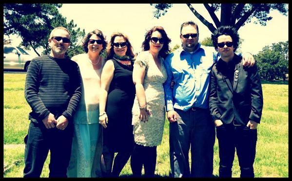 AndrewHumannRP's tweet image. This was a weird day, all of my aunties and uncles at my grandad's grave. And Uncle Beej looks emo as always.