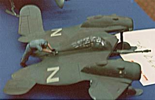 サラマンダー:ファルケに対抗するべく2885年末頃に配備。水平速度、上昇力、武装、航続距離では勝り、装甲防御力運動性能はやや劣る。四連装15mm機関砲、単装35mm機関砲。オプションに吊り下げ式の75mm砲、ミサイルポッド、ロケット弾