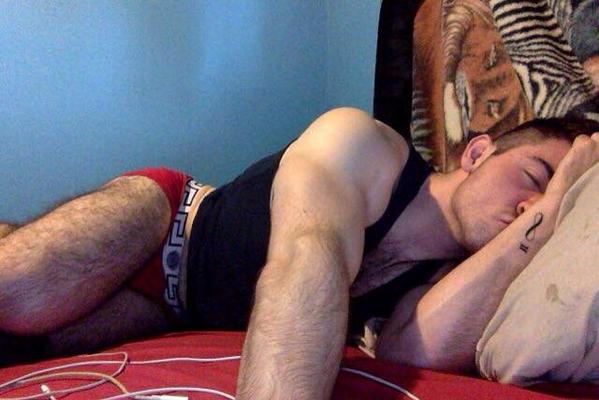 GuyBanquet's tweet photo. Shhhh he is sleeping http://t.co/V5lCMpXdSR