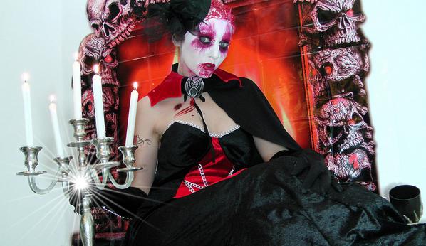 GoddessCeline's tweet photo. #kinkbombHalloween #2014contest #halloween #bloody #contess #GoddessCeline http://t.co/lHIzrZTBTL http://t.co/VvWGCMQV6m
