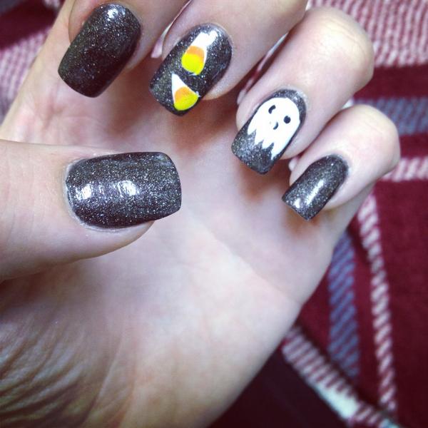 thatveghead's tweet image. I ❤️ #Halloween #nails #ghost #candycorn