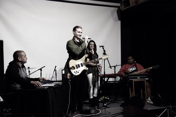 thenewroyales's tweet photo. Thursday night for @lamusiccreators at @TheGreatCompany 1/2 http://t.co/2vme4oULqH