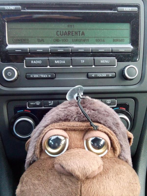sergiossan's tweet photo. #AndaYaConElLunes Amedio y yo escuchando cada mañana @40Andaya  en los 40!!! http://t.co/yBGvuReyCs