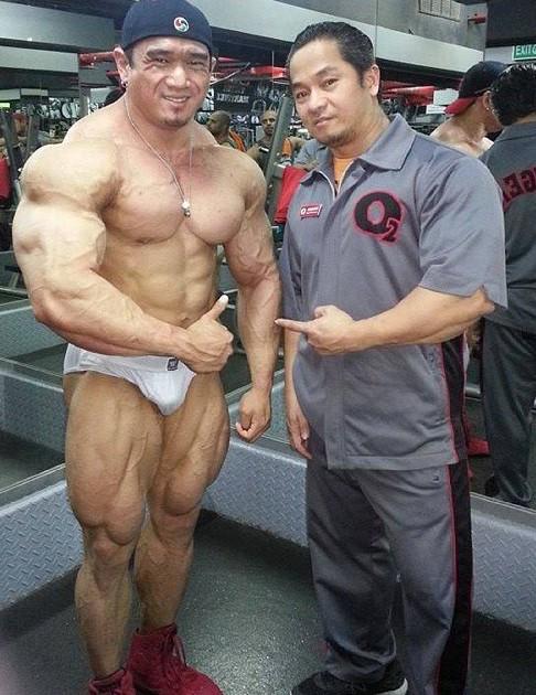 pacocutler's tweet photo. #beefbody #massive #bull #daddies #gym #bodybuilder #hugearms http://t.co/EExNlx4kVU