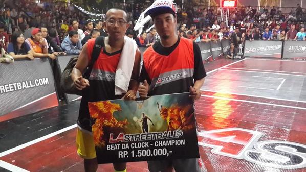 Bukan hanya player yg bisa juara, duo coach ne juga bisa loh. <a href="/LASB_JGJ/">LA Streetball Jgj</a> <a href="/BasketAsoy/">BasketAsoy</a> <a href="/MaraSurya/">Mara babyshowtime</a> #LASB2014_GF