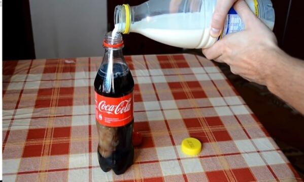 paulwalkerfan10's tweet photo. After Seeing This, I Will Never, Ever, Ever, Ever Drink Coke Again. Trust Me On This One. => http://t.co/z8oJG3EAII http://t.co/QrXtRSX5Kv