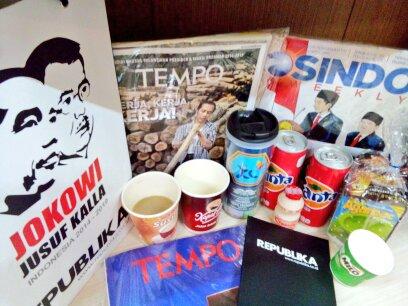 IniTebet's tweet photo. Bunch of souvenir @DPRRI #FreeGift #PelantikanRI1 http://t.co/bEIl6cgPkp