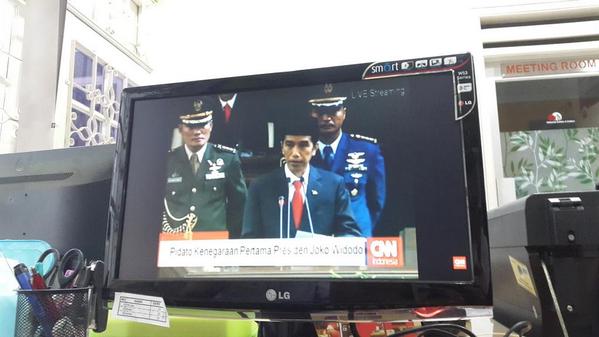 SilvanAlexander's tweet photo. Welcome Mr President @jokowi_do2 ... Selamat bekerja. GOD bless Indonesia #PresidenJokowi http://t.co/sol8DrKoaR