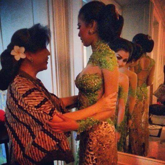 Kamu cantik <a href="/RealSyahnazS/">Syahnaz Sadiqah</a> , kebaya by Bunda <a href="/Anne_Avantie/">Anne Avantie</a>