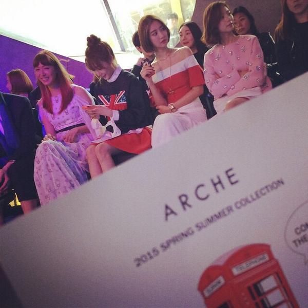[PIC][20-10-2014]Tiffany xuất hiện tại buổi ra mắt BTS mới của thương hiệu "Arche" trong khuôn khổ tuần Lễ thời trang "2015 S/S SEOUL FASHION WEEK" vào chiều nay B0XPXMeIYAEOReP