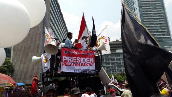 ratnasantis's tweet photo. @FeminaMagazine #PresidenJokowi #syukuranrakyat http://t.co/EMKUiqaYC7