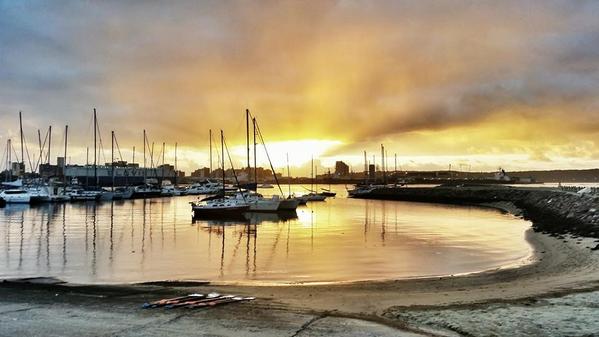 DurbanRowClub's tweet photo. A new week and another day of training. #lifeofarower http://t.co/N5eHx5pge0