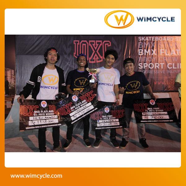 novelMN's tweet photo. Makan makan :D "@abdullohwajed: Cc: @hendribondik RT @wimcycle: Hendrik S (Bondik) juara 1 Street Park Wimcycle BMX http://t.co/TtPvfRg81p"