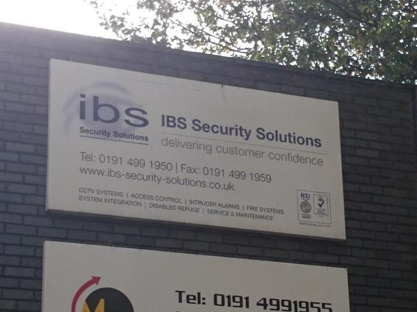 acastling's tweet image. Doesn't sound like a very stable company!! @TheLadBible  #signbanter