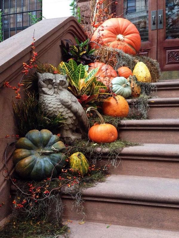 RinconesNY's tweet photo. Los portales de las casas de #NYC ya están preparados para la fiesta de #Halloween 🎃👻🎃 http://t.co/4O2YBQdCAf