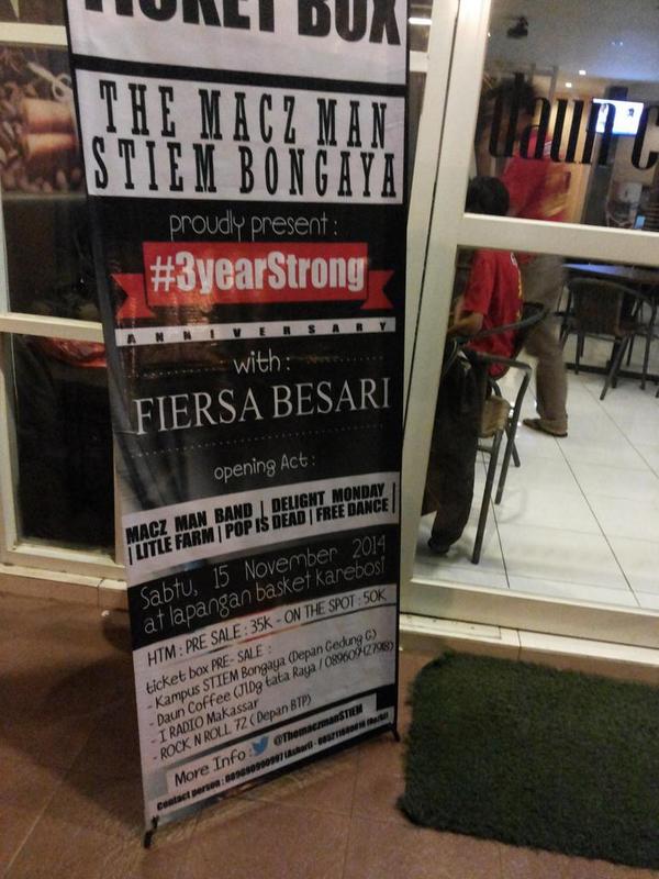 SoulMaksMagz's tweet photo. Launching PRE SALE tiket #3yearstrong @ThemaczmanSTIEM with @FiersaBesari di Daun Coffee ! Grab fast agangs ! ;) http://t.co/L4LXfjv5ax