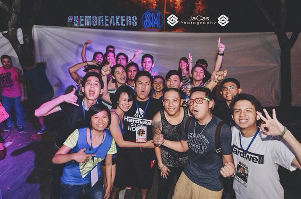 _ljflores's tweet photo. Team @hashtagprod11 X team #Kutfive @djmodkutfive @JOLOistheONE @dinoandes @_DJRB @DeejKyle @retzkin @paolapilapil http://t.co/Y7uDmv4GsI