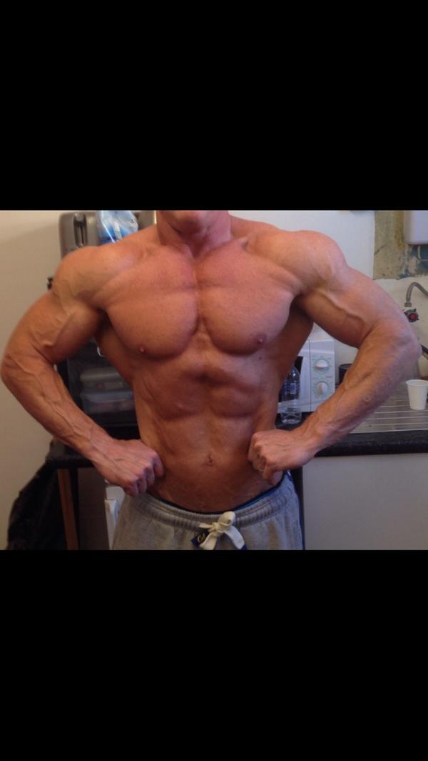 middlock's tweet image. This is me today ! ....need to bulk till Jan ! Need more muscle on ! #bodybuilding #bulking #bodybuilder