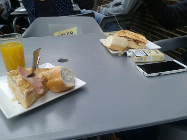 arooaa96's tweet photo. Asi si se puede empezar un lunes @Miriam3azagra http://t.co/GehUF3hapC