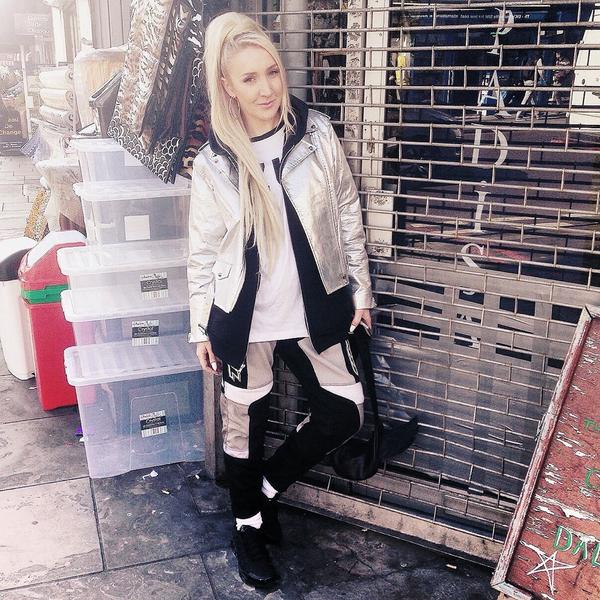 alexisknox's tweet photo. 💙I love sunny winter Dalston London mornings 💙 #ootd #alexisattire #TNs #Motocross @TzujiLondon @TheBlackBlessed 💙 http://t.co/jTEz7GoE95