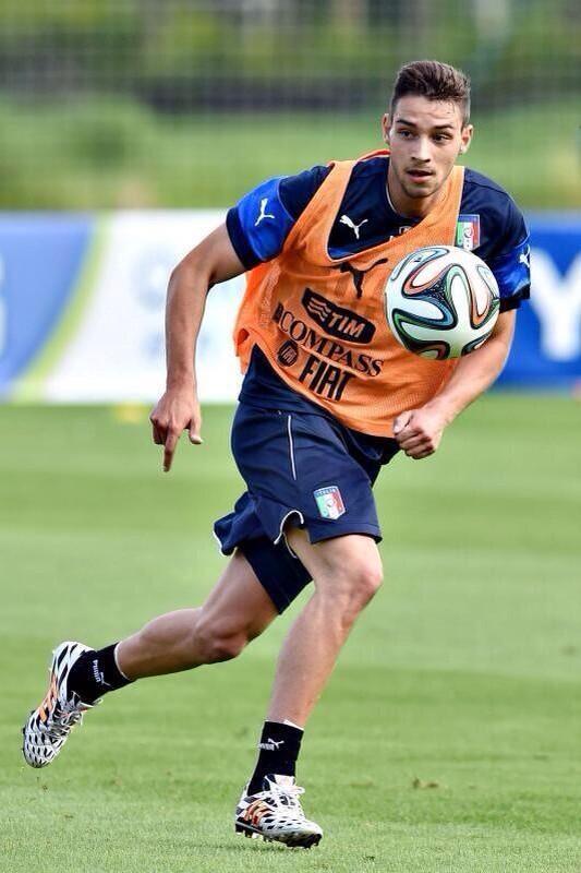 Happy birthday Mattia De Sciglio    
