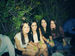 teremi97's tweet photo. "@anags27: Feria en compañía de @silviaRG9 @teremi97 @98_aliciaRM momentos inolvidables #Oskiero http://t.co/K33YGKgqNr"
