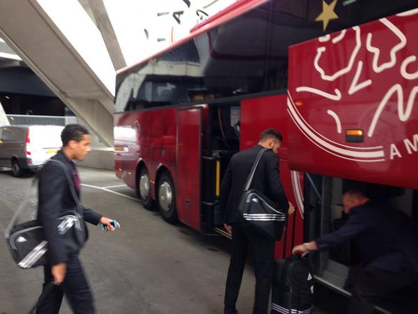 #Ajax op weg naar Schiphol! De <a href="/ChampionsLeague/">UEFA Champions League</a>-trip begint! #UCL #baraja