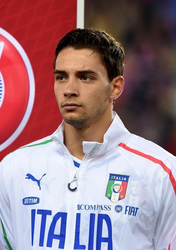 Happy birthday 22 Tahun  Mattia De Sciglio AC Milan. Italia 