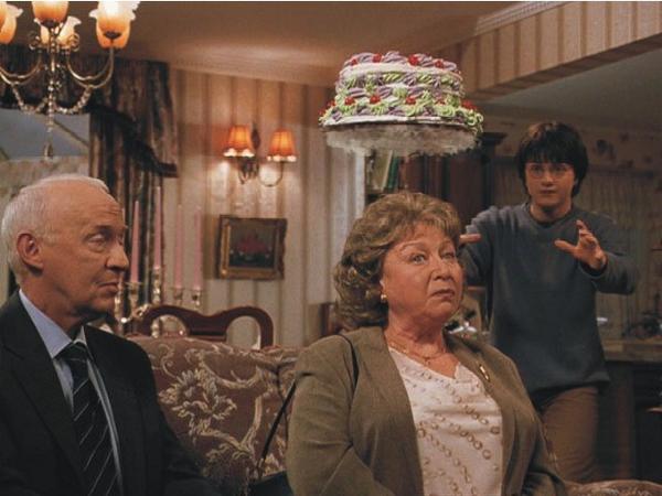 PotterWorldUK's tweet photo. Happy Birthday to Veronica Clifford! She played Mrs. Mason in Harry Potter and the Chamber of Secrets. http://t.co/OKIm4PToig
