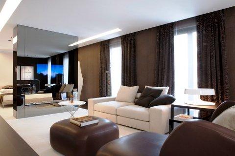 AdNotamZA's tweet photo. ad notam mirror televisions are perfectly suited for lounge installations! Find out more at: http://t.co/81jd6jawJn http://t.co/erSIKtmh71