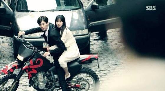 Bua2be's tweet photo. ก่อน NB จงซอกว่ายน้ำไม่เป็น ไปเรียนว่ายน้ำ
ก่อน DS จงซอกขี่มอเตอร์ไซต์ไม่เป็น ไปเรียนและสอบได้คะแนนเต็ม #TalentActor http://t.co/dB3XtQMLoQ