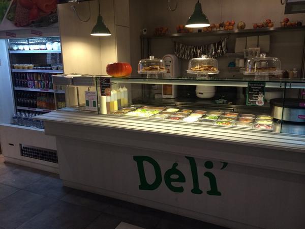 DeliReims's tweet photo. 11h30 et Déli' est ouvert ! 

La crêpière est chaude !
Les salades sont fraîches !
Les soupes sont au top !

Bon ap' http://t.co/ymLbMNCTyo