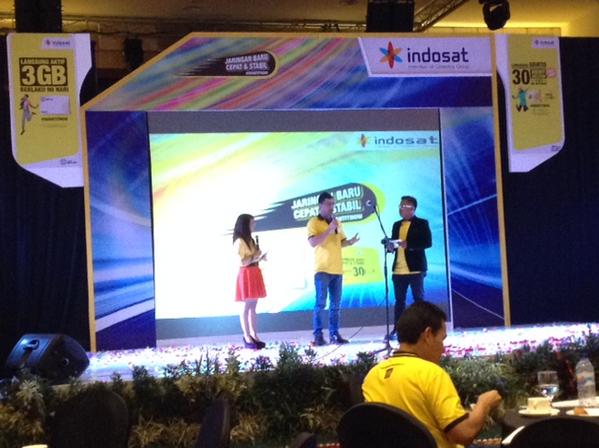 IsatOoredooKLSL's tweet photo. Resmi di luncurkan bertempat di Golden Tulip Hotel BJM 18 Okt'14 disaksikan oleh media &amp; coorporate #IWANTITNOW http://t.co/C7Ngcc5qyD