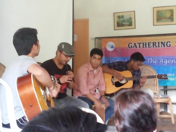 bem_stbaliajkt's tweet photo. Penampilan @CelticOvertunes di English Department Gathering 2014 kemarin. So awesome! :D http://t.co/6B6X6z1w2J