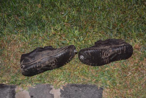 AUGC_Melilla's tweet photo. Estas son las Nuevas Tácticas de Ataque a la Valla de Melilla y al mallazo q era imposible de trepar. http://t.co/TMXbBEnEu2