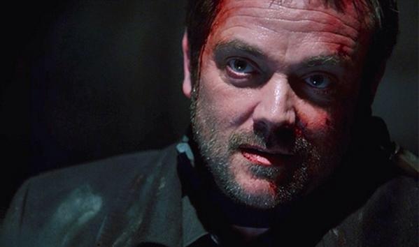 Mark_S_Fans's tweet photo. 'I'm the one in chains but we're both prisoners here.' - Crowley (Supernatural) #MarkSheppardMonday http://t.co/kmnn1HnODf