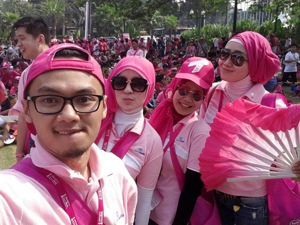 feranila1's tweet photo. #GardaMedika#JakartaGoesPink@GardaOto http://t.co/tdukSOBmmU