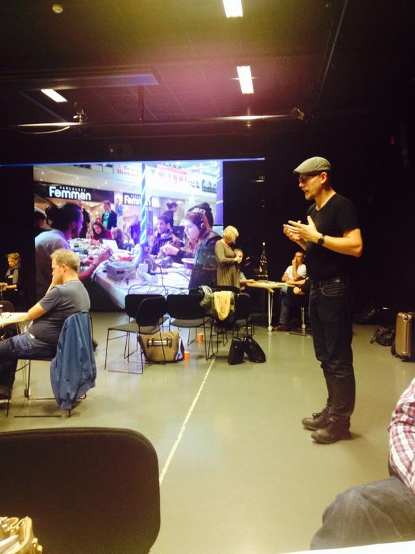 AgeliiAnnika's tweet image. #makerskola med @carlheath m fl! #programmeringiskolan #digitalsamhällskunskap...Hur gör vi?
