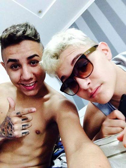 mcmayara6's tweet photo. @Novinho_oficial Ser É Liiinnndo É Siiim Mais Faz Um Videoo Manndo Oi Pra Eu Favor Vc E @_mc_gui_oficial Miinhas Vida http://t.co/4ZH9gNnqvl