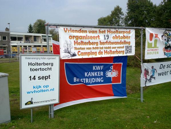 Holterpad's tweet photo. @Langzultuwonen Waar hebt u onze spandoeken gelaten
wilde ze vanmiddag opruimen maar in Holten vervangen door 3 van u http://t.co/42zT6kxAt3