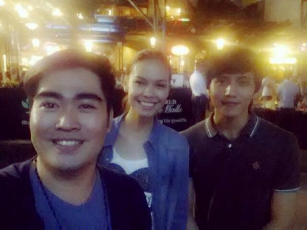 guggles05's tweet photo. This is what you call #awesome! Congrats @enchongdee777! @_samlewis #icedee http://t.co/2fU77Jpdq7