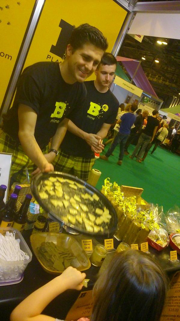 blippingbird's tweet photo. @planbeeltd Warren your stall looked beeautiful! Well done,#GFSScotland @ScranSalon @GlasgowFoodie http://t.co/5DkDOlDZX2