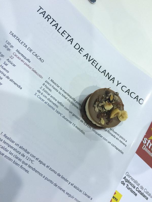Carito_Lou's tweet photo. La tartaleta de avellana y cacao de Rafa Delgado en el #ForumDulcePastryRevolution
#postrero http://t.co/0kXajH0PHY